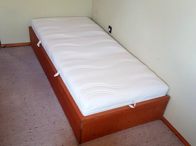 Auch Betten können weiterverwertet werden. Verschenkt bei einer Haushaltsauflösung im Raum Esslingen