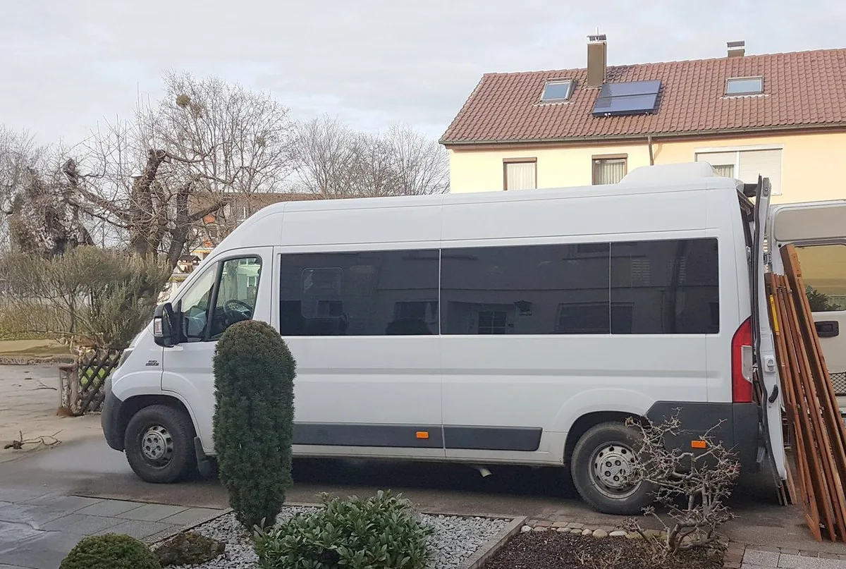 Fahrzeug von Zippel & Seider bei einer Haushaltsauflösung vor Ort